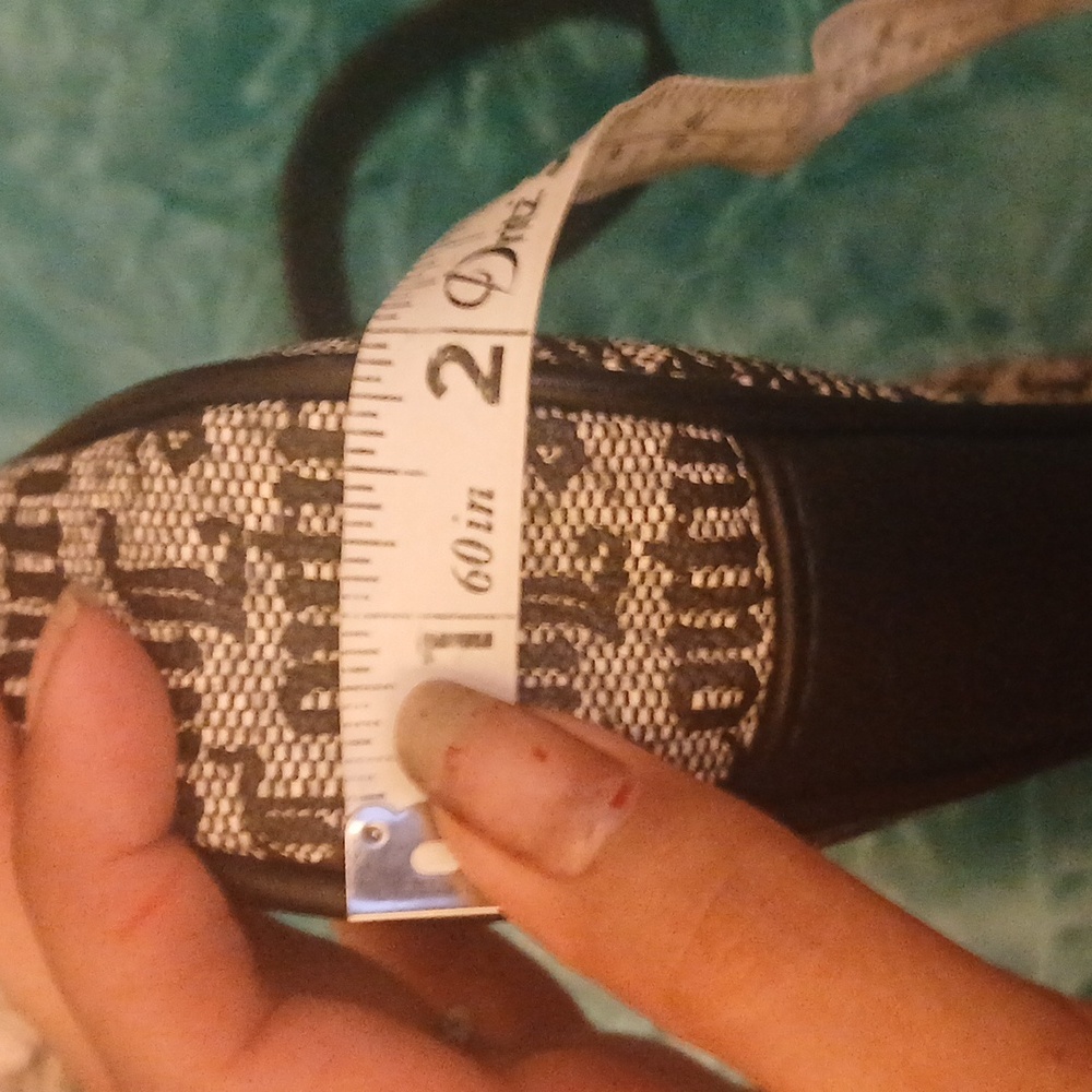 Juicy Couture Black And White Signature Hand Bag - Picture 14 of 15